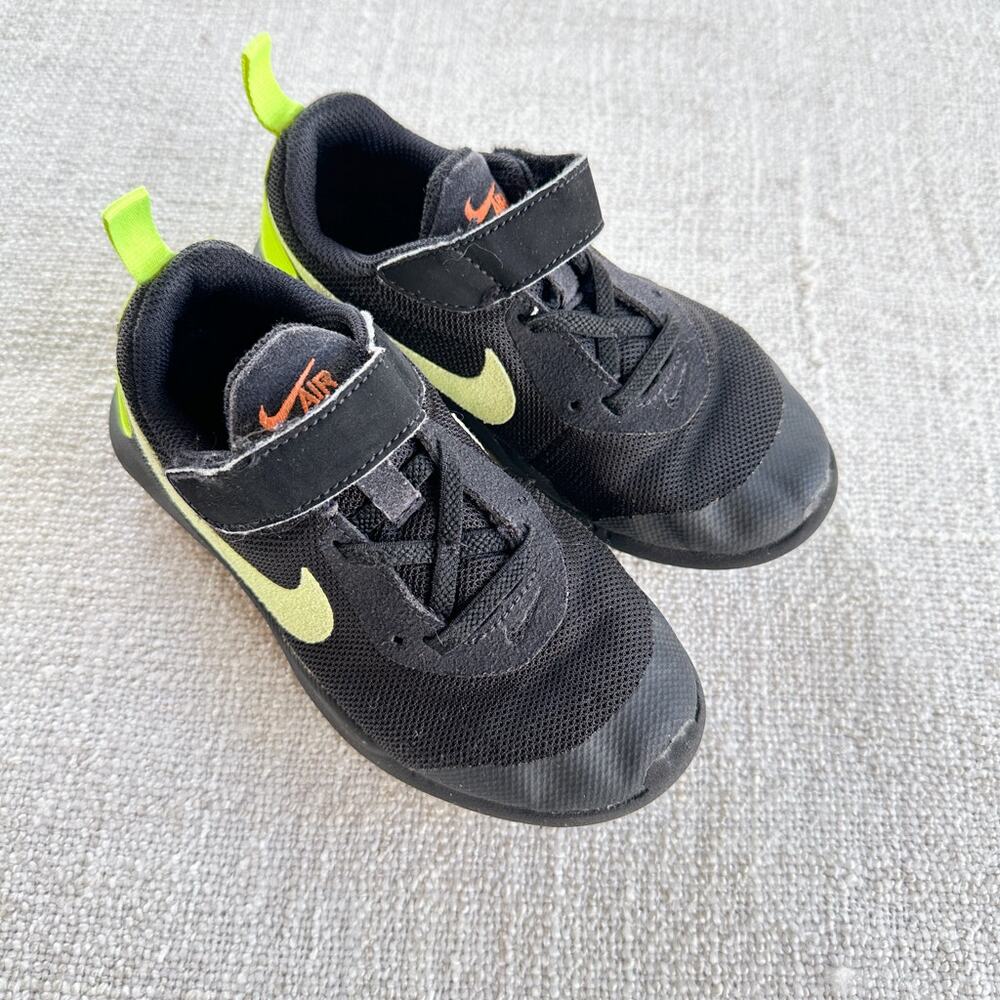 Nike Air Max Oketo Black & Neon Yellow Sneakers PLAY Toddler size 10*